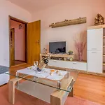 Appartement Beschauliches Nur 650 Meter Zum Mit Fitnessraum, Meerblick, Grill *